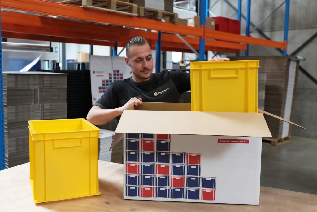 Lager Transoplast Behälter einpacken